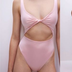 GOOD AMERICAN satin cut out one piece